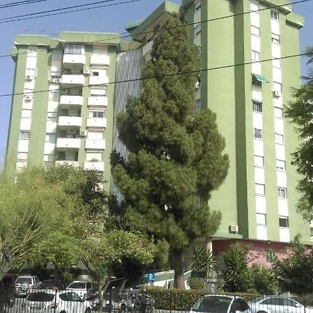 Piso Muy Amplio En Malaga . Apartment Exterior photo