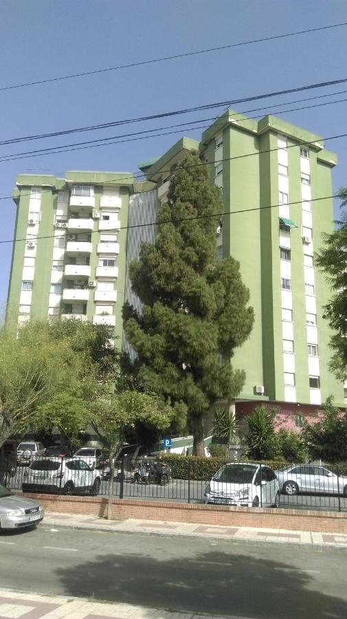 Piso Muy Amplio En Malaga . Apartment Exterior photo